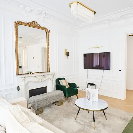 Apartment Champs Elysees!montaigne, New Luxurious 6pers Flat Paris